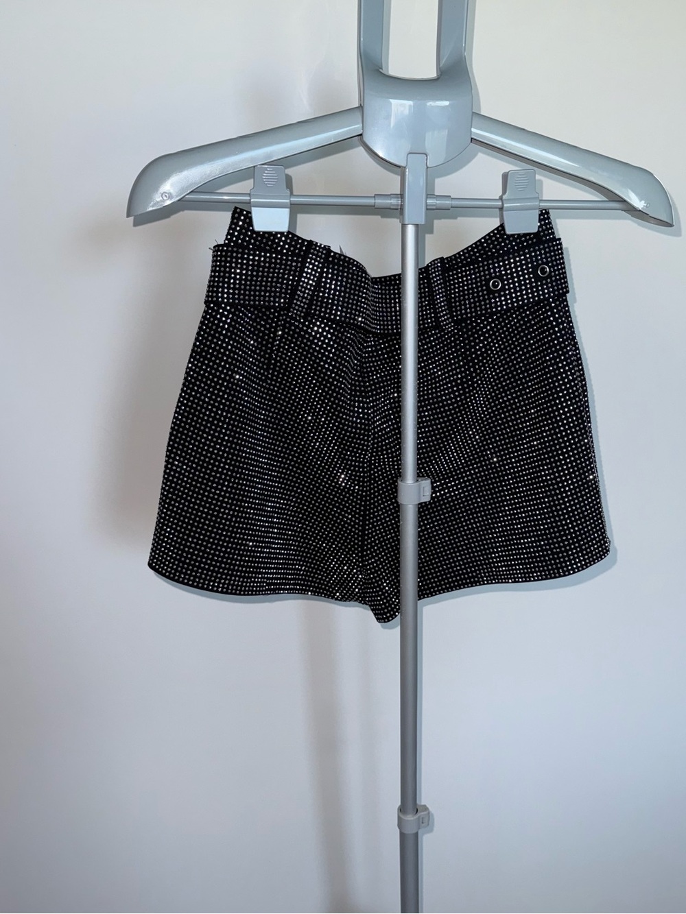 AKIRA Rhinestone Studded High Waist Shorts Black Size Large - Picture 2 of 9